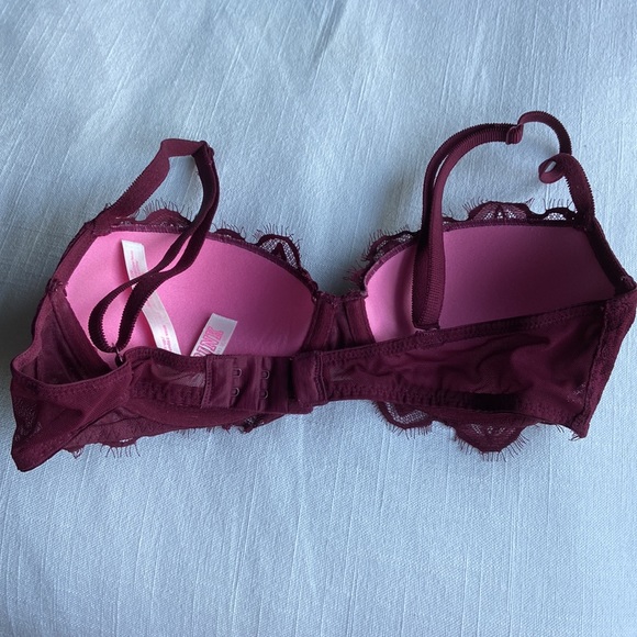 VS Pink Lace Push-up Bra - Picture 2 of 3